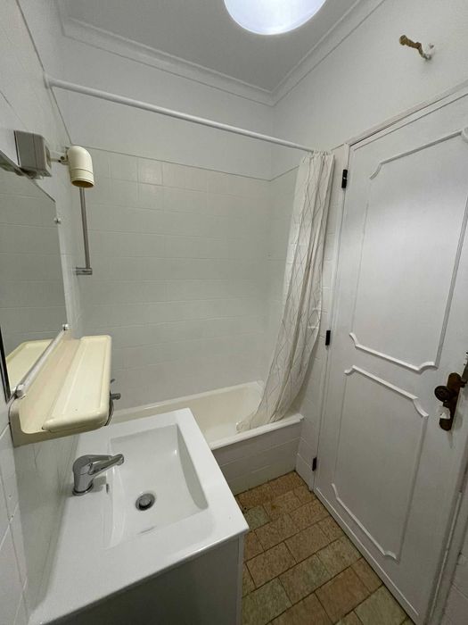 Quarto individual SEM CAUÇÃO Portela Sacavém