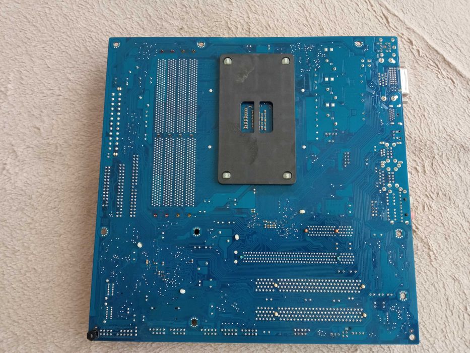 Комплект Gigabyte GA-MA69GM-S2H + Athlon II X2 260 + кулер + ОЗУ 2 Гб