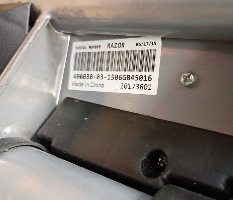 Razor Power Rider 360 pojazd elektryczny do driftu