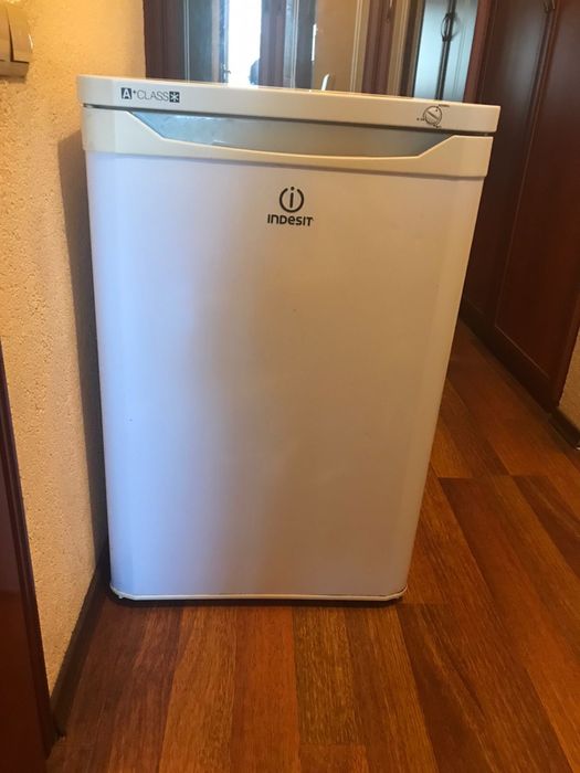 Морозильна камера Indesit