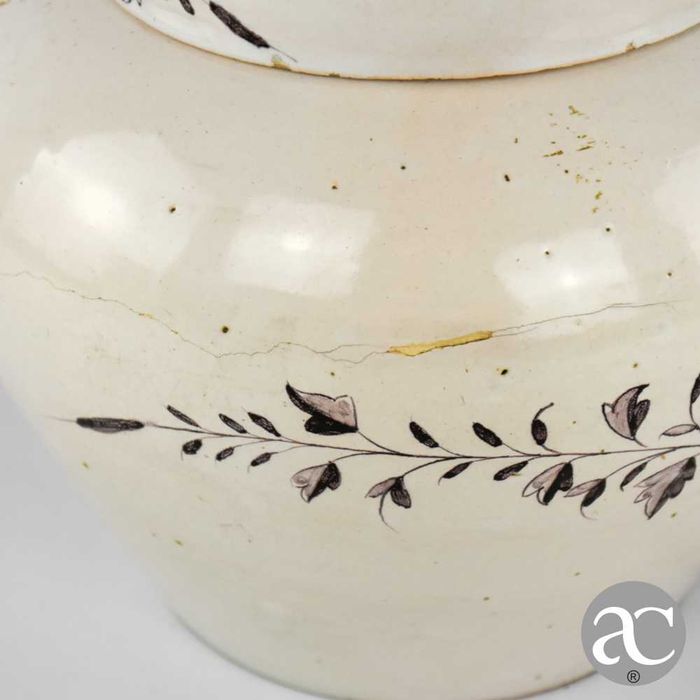 Pote com tampa em faiança da fábrica da Torrinha - Gaia