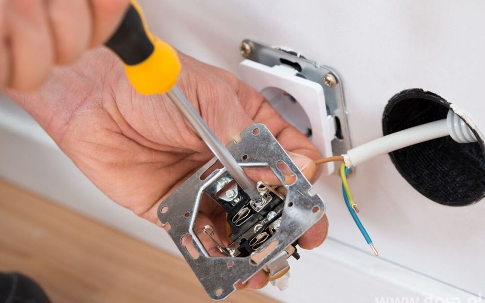 Montaż Podłączenia elektryczne Indukcja Oświetlenie Gniazda Łączniki
