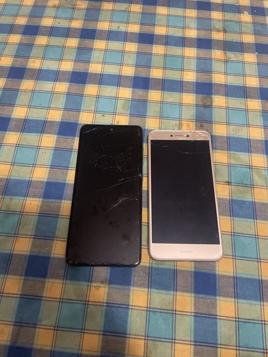 2 telemóveis para peças