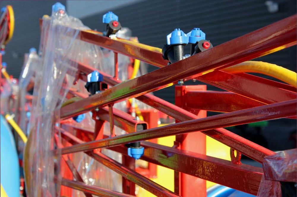 Обприскувач, Оприскувач штанговий навісний Гнута рама. посилені крила