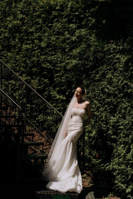 Весільна сукня рибка зі шлейфом