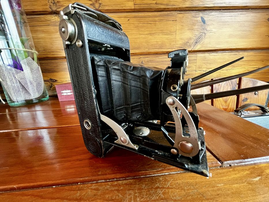 Antiga maquina fotografica Voigtlander