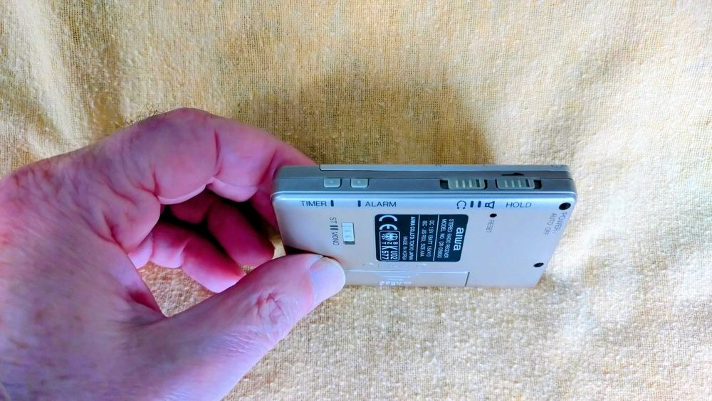 Mini Radio Bolso Raro Colecao Aiwa CR-DS800 FM/AM