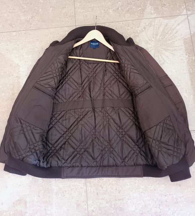 Blusão de homem castanho
Tamanho L 

Entrega em mão 
Zona de São Domin