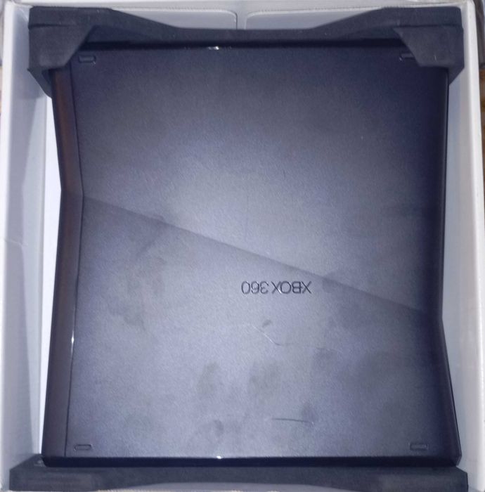 Xbox 360 com caixa