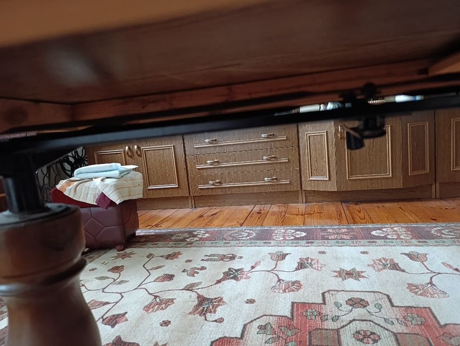 Ława rozkładana jako stół