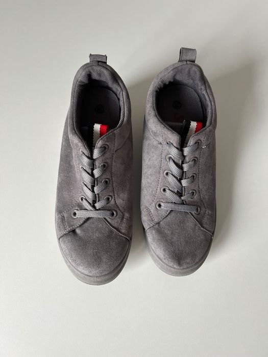 Szare buty rozmiar 38