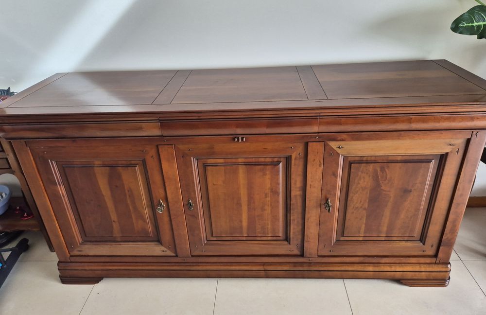 Cristaleira e Aparador em cerejeira maciça