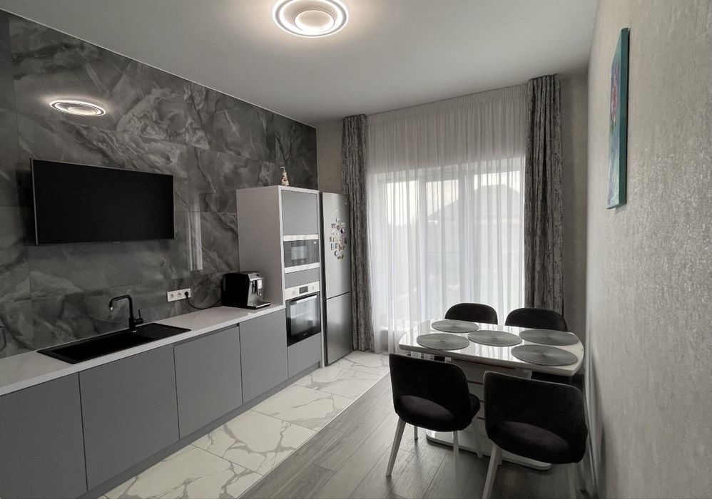 Дом 355 м² в закрытом коттеджном посёлке, 7 соток