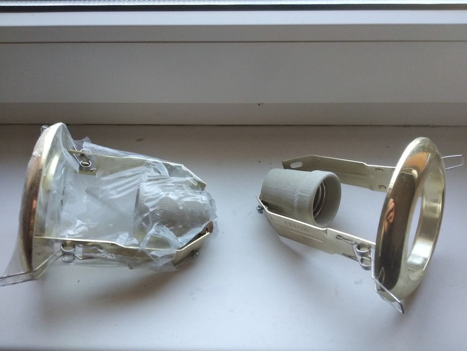 Светильник точечный