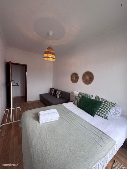 Quarto - localizado em Trafaria Lisbon