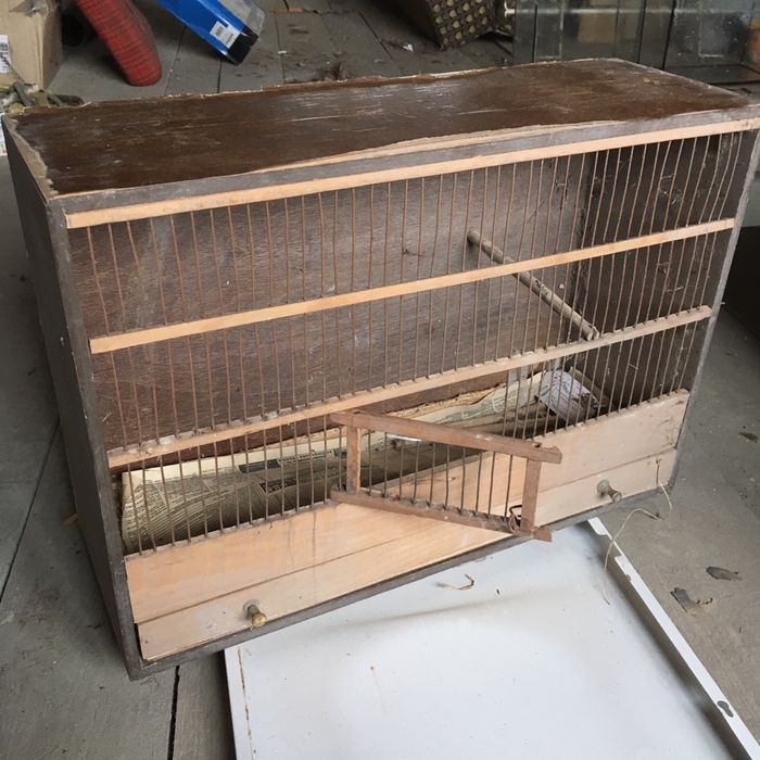 Клітка для канарків, папуг, гризунів.