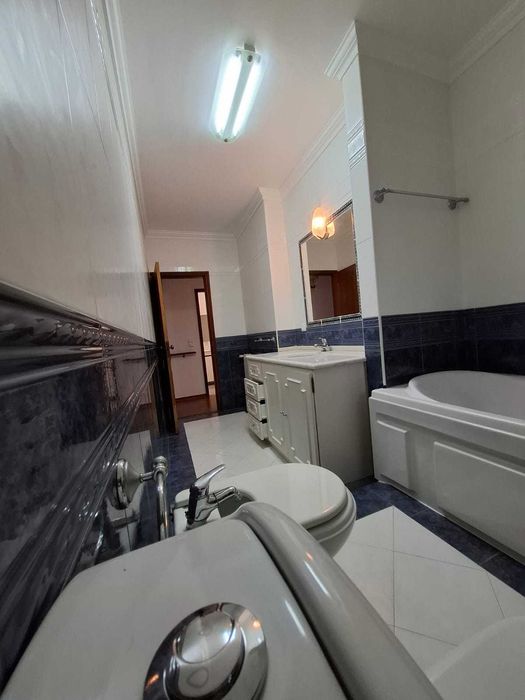 Arrenda-se apartamento