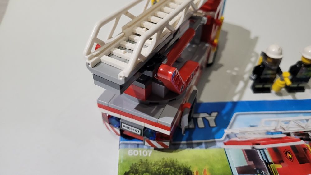 Klocki lego City 60107 Wóz strażacki.