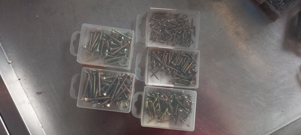 Parafusos,  camarões...