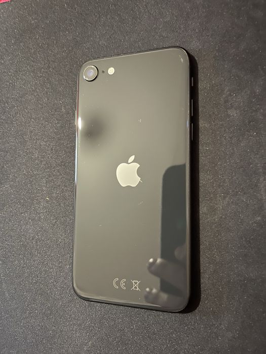 Продам iPhone SE 2020 обʼєм памʼяті  64GB