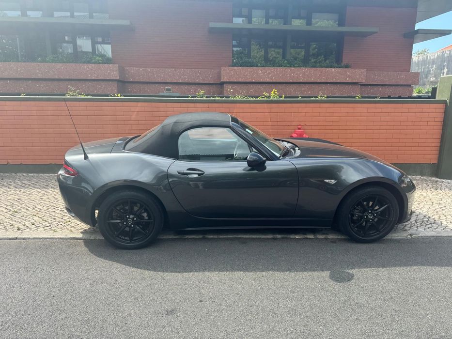 O "Mazda MX-5 Skyactiv-G 132 Evolve HS Navi