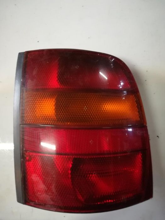 Farol farolim tras esquerdo nissan micra k11 93