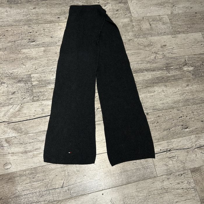 Szary szalik pleciony Tommy Hilfiger