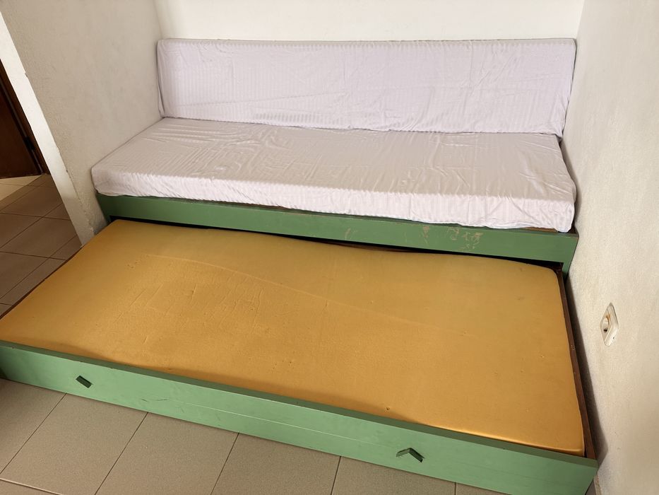 Cama de solteito com gavetao e esponja de encosto