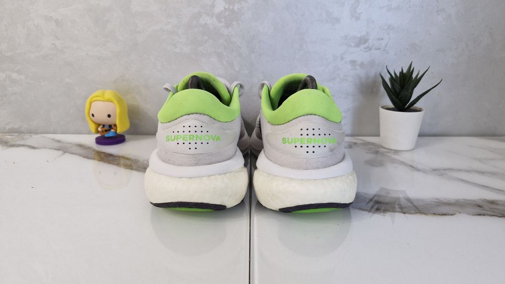 Бігові кросівки Adidas.Розмір 42.5