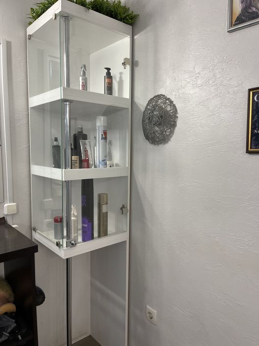 Продам шафу вітрину