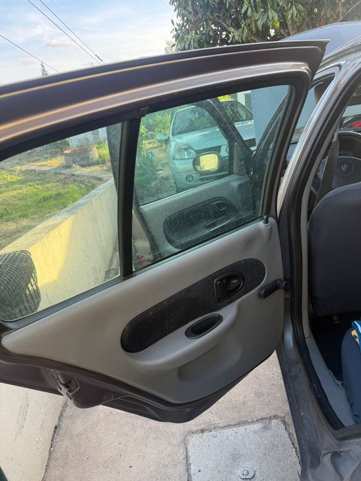 Renault Clio ii 1.2 8v