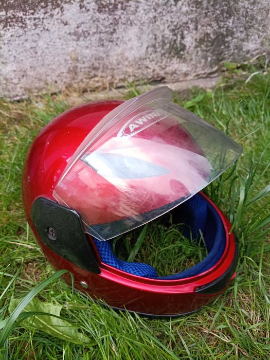 Sprzedam dla dziecka kask na motocykl rozmiar  47.48