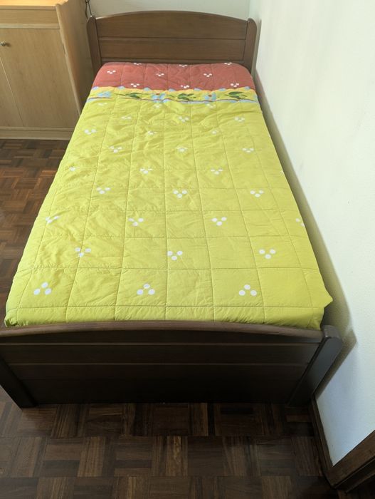 Cama solteiro com estrado