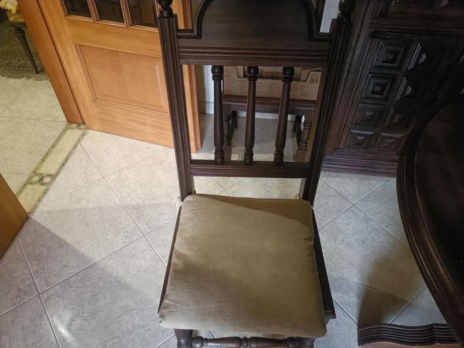 Mesa em Castanho extensível