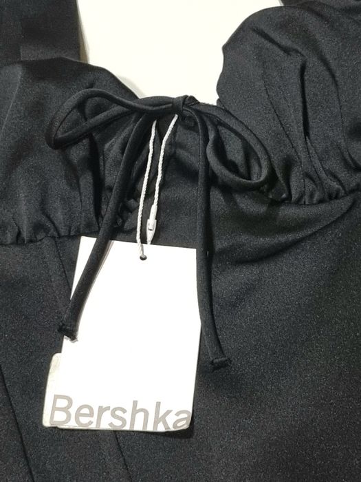 Krótki satynowy top Bershka roz. 36/S