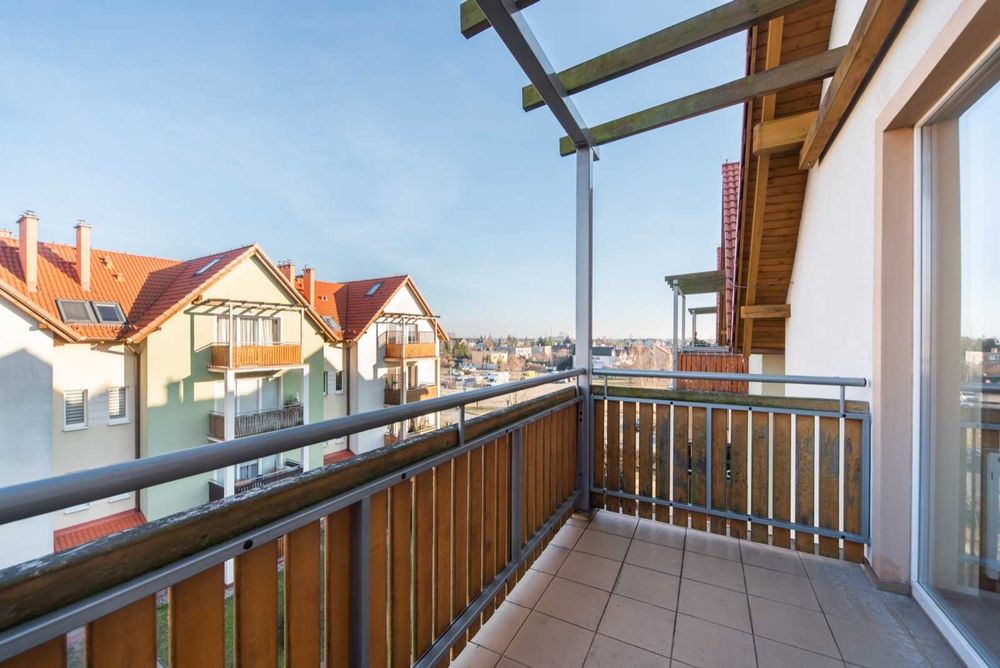 Duży apartament - 4 sypialnie + salon+ kuchnia- max 12 osób - 6km do dworca PKP we Wrocławiu