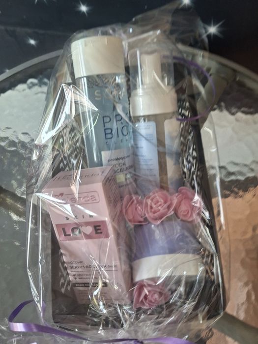 Zestaw kosmetyków damskich idealne na prezent