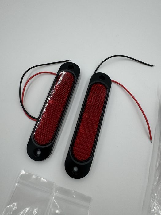 4xLED czerwone swiatlo obrysowe boczne 12/24V LED