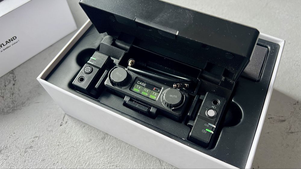 Hollyland Lark 150 безпровідні мікрофони петлички