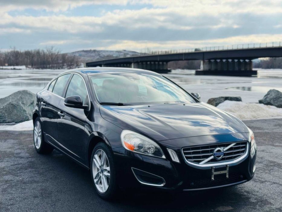 Volvo S60 T5 Platinum      2015