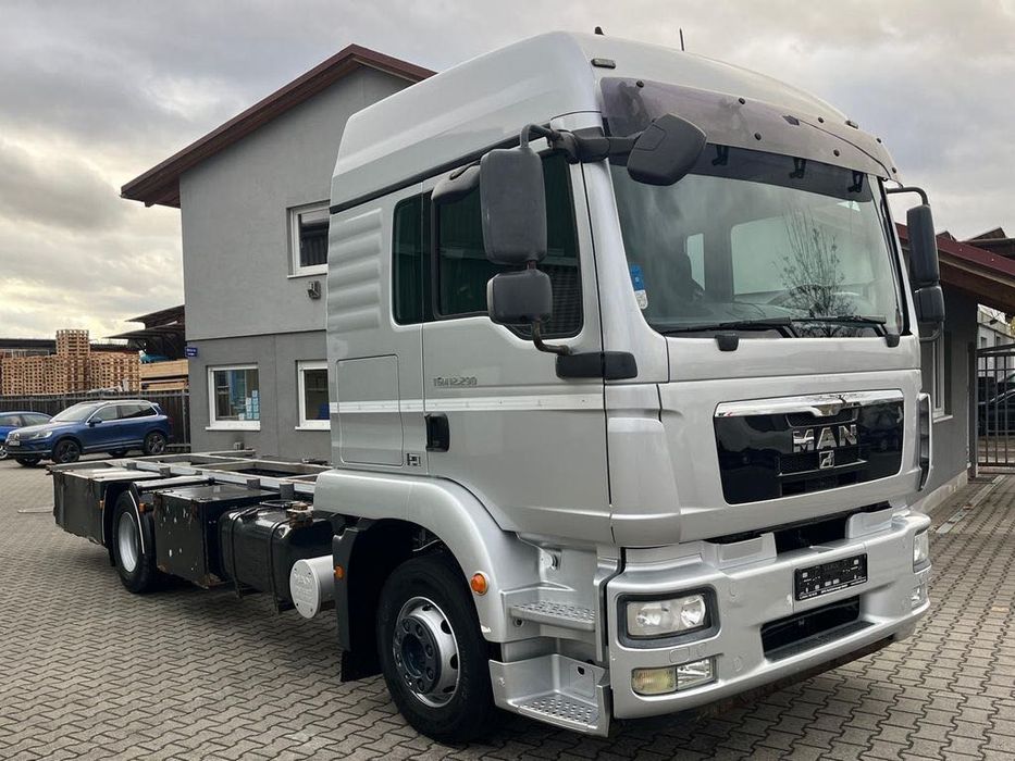 Разборка грузовиков МАН ТГМ MAN TGM запчастини б. у. штора гидроборт