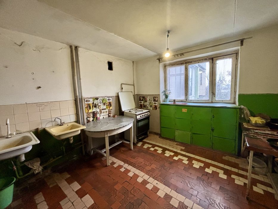 Продам кімнату Театральна