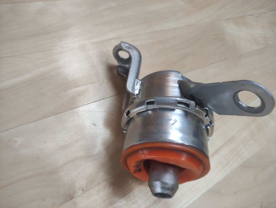 Подушка двигуна права mazda 6 GH 2.0d