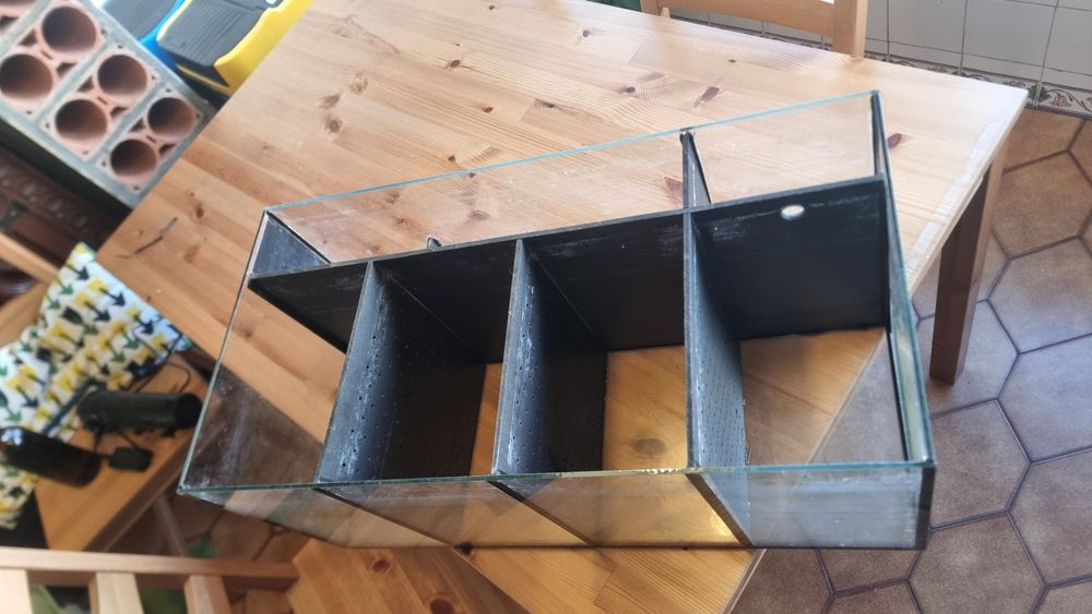 AQUÁRIO 60x30x26 com 4 repartições,  ideal para criadores de peixes