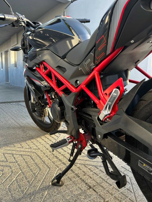 Benelli BN 125 ano 2025 como nova