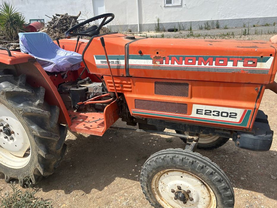 Trator em bom estado a futionar entrega hoje