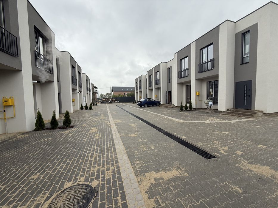 Продаж 2 поверхового таунхауса з ділянкою на 1.6 сотки, 73 кв. м,