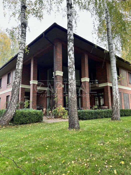 Продаж / Будинок / 299 м2 / Святошинський р-н / шос. Берестейське