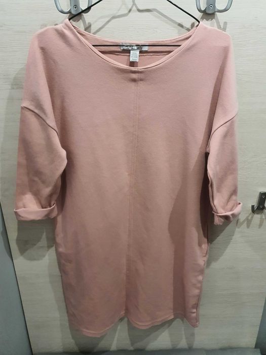 Bawelniana sukienka pudrowy róż z kieszeniami firmy Amisu rozmiar L 40