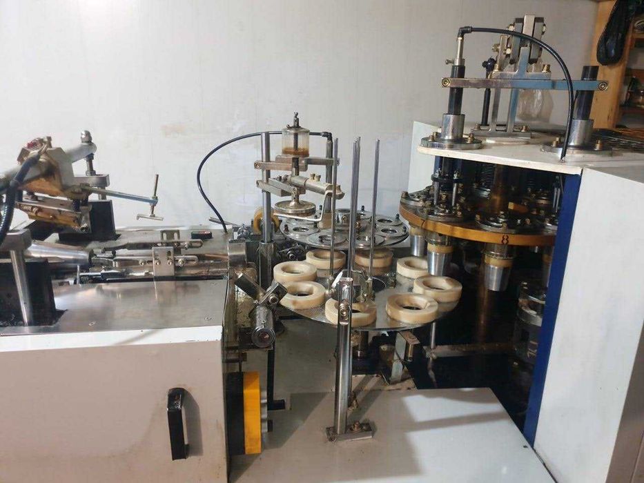 станок для производства стаканов из картона